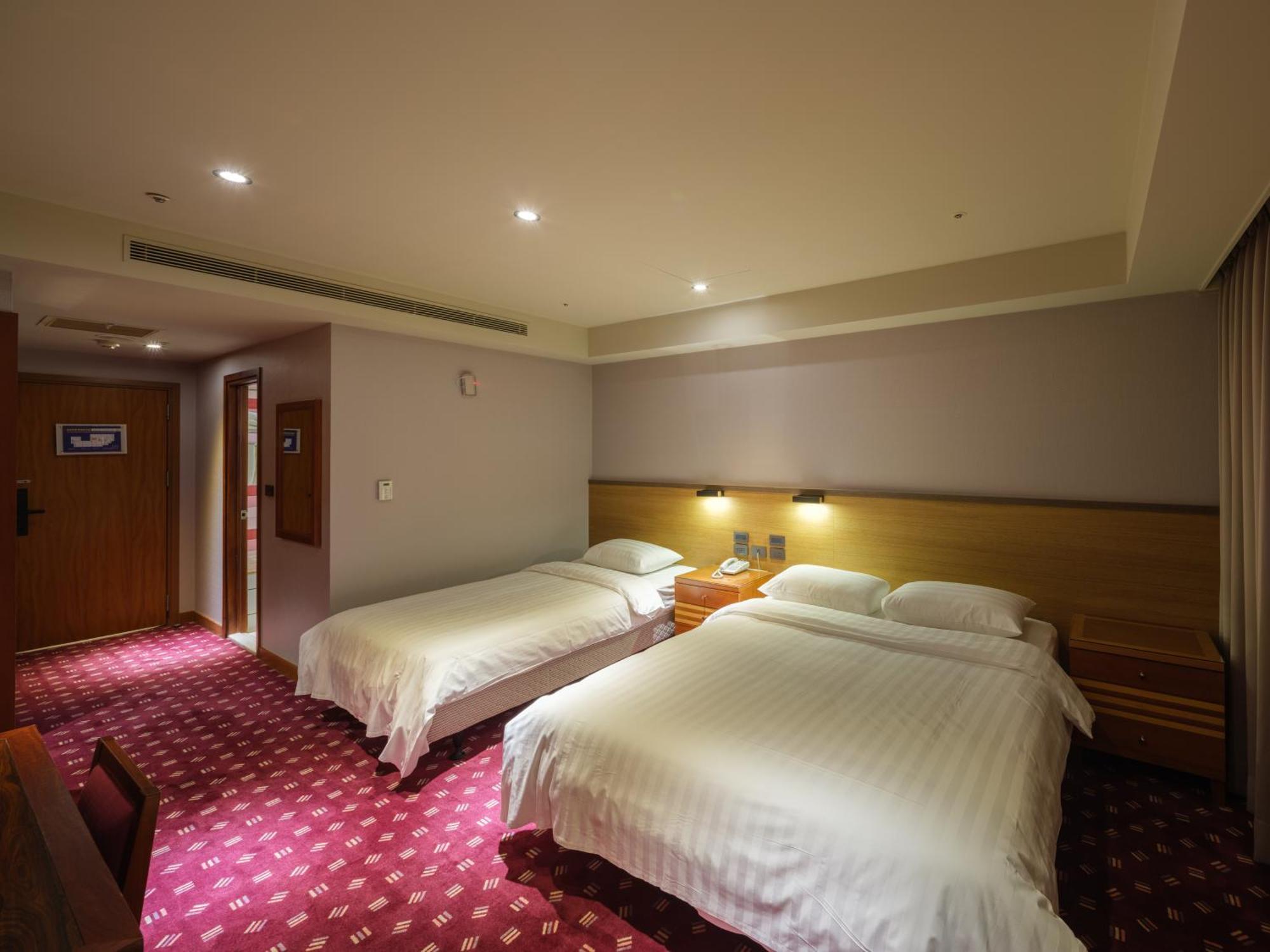 Rich & Free Hotel - Fuzhong 富逸旅趣-板橋府中館 Тайпей Екстериор снимка
